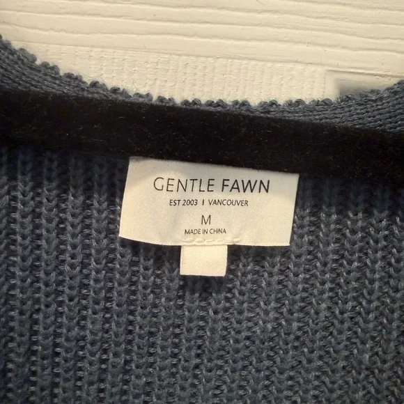 👚🩵🌺Gentle Fawn Knit Puff Sleeve Sweater | Women’s Medium V-Neck Short Sleeve - Picture 2 of 3